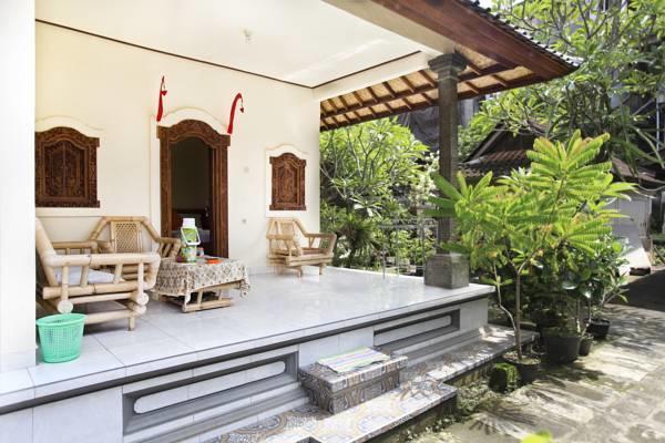 Koming House Homestay *